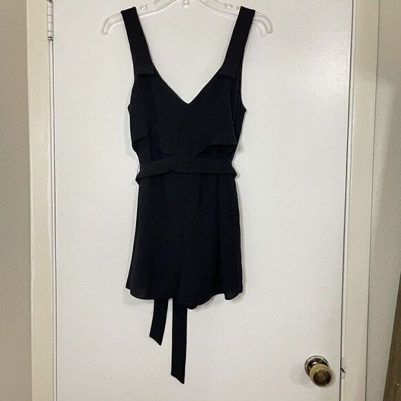 C/MEO collective black vneck sleeveless tie waist romper size XS - Picture 1 of 7
